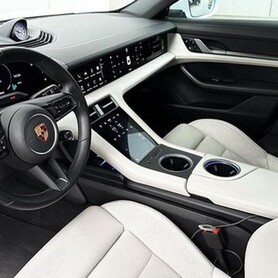 135 Прокат спорткара Porsche Taycan Turbo - авто на весілля у Києві - портфоліо 6