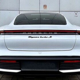 135 Прокат спорткара Porsche Taycan Turbo - авто на весілля у Києві - портфоліо 5