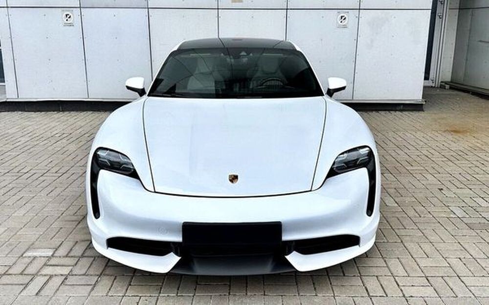 135 Прокат спорткара Porsche Taycan Turbo  