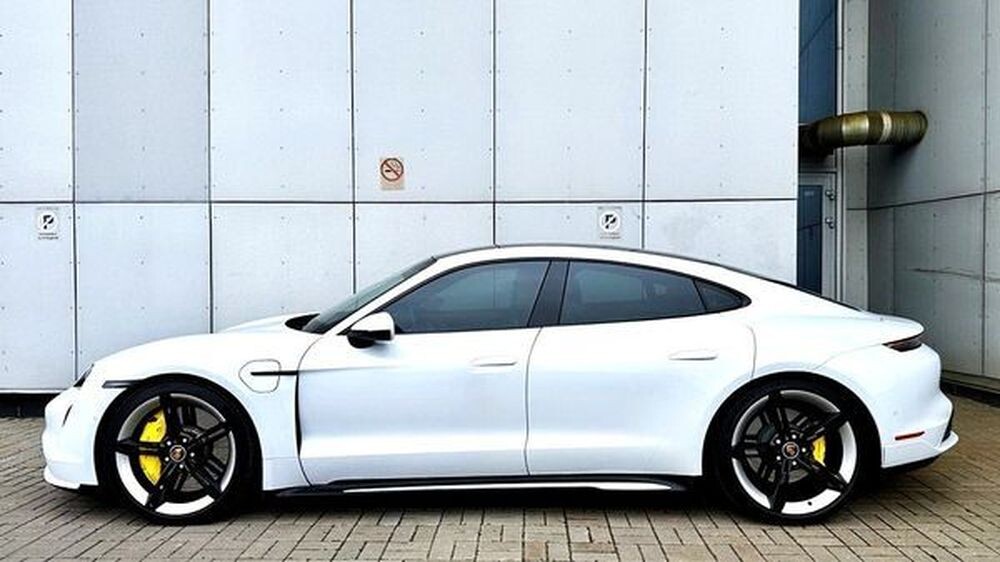 135 Прокат спорткара Porsche Taycan Turbo  