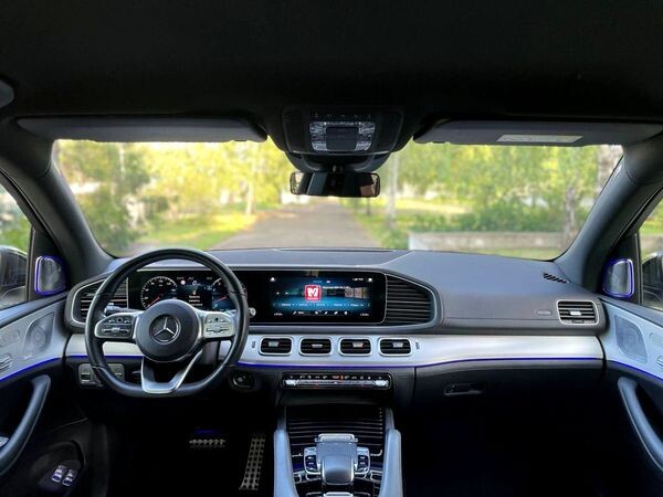 208 Позашляховик на весілля Mercedes GLE 450 