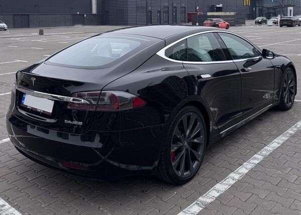 229 Прокат авто Tesla Model S Performance черный  