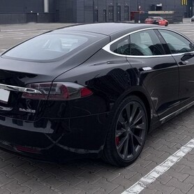 229 Прокат авто Tesla Model S Performance черный - авто на весілля у Києві - портфоліо 6