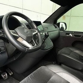380 Прокат мікроавтобуса Volkswagen Multivan B6 - авто на весілля у Києві - портфоліо 6