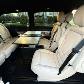 160 Мікроавтобус Mercedes Benz V class 2025 рік - авто на весілля у Києві - портфоліо 5