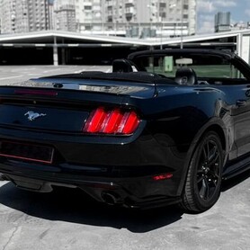 365 Кабріолет Ford Mustang GT чорний - авто на весілля у Києві - портфоліо 4
