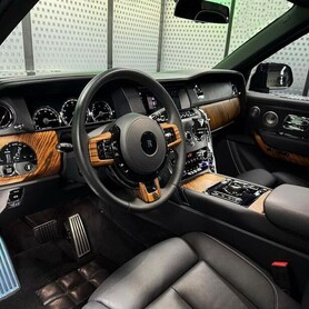 408 Прокат Rolls-Royce Cullinan на весілля - авто на весілля у Києві - портфоліо 5