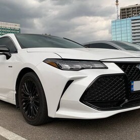 406 Toyota Avalon біла оренда на весілля - авто на весілля у Києві - портфоліо 4