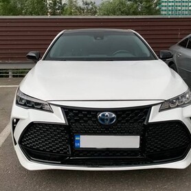 406 Toyota Avalon біла оренда на весілля - авто на весілля у Києві - портфоліо 2