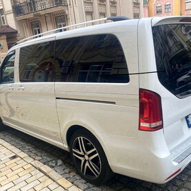411 Мікроавтобус на весілля Mercedes-Benz V class - авто на весілля у Києві - портфоліо 3