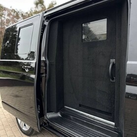 412 Броньований Volkswagen Transporter T6 B6 - авто на весілля у Києві - портфоліо 3