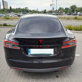420 Авто на весілля Tesla Model S чорний з водієм - авто на весілля у Києві - портфоліо 3