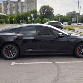 420 Авто на весілля Tesla Model S чорний з водієм - авто на весілля у Києві - портфоліо 2