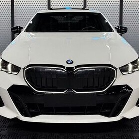 424 BMW 5 G60 біла прокат без водія - авто на весілля у Києві - портфоліо 2