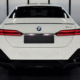 424 BMW 5 G60 біла прокат без водія - авто на весілля у Києві - портфоліо 4