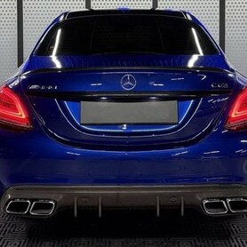 428 Прокат Mercedes-Benz C63s без водія в Києві - авто на весілля у Києві - портфоліо 4