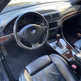 362 Оренда BMW 750i E38 чорний 2001 - авто на весілля у Києві - портфоліо 5