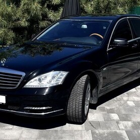 128 Броньований Mercedes-Benz W221 S600 GUARD B7 - авто на весілля у Києві - портфоліо 2