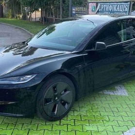 242 Авто на весілля Tesla Model 3 чорна з водієм - авто на весілля у Києві - портфоліо 1