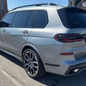 265 Оренда BMW X7 40D 2024 сірий на весілля - авто на весілля у Києві - портфоліо 6