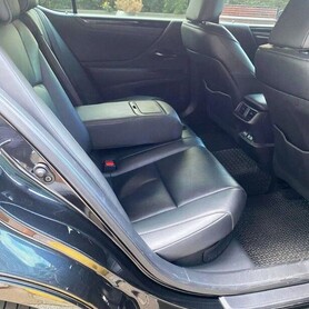 429 Авто на весілля Lexus ES 300h оренда з водієм - авто на весілля у Києві - портфоліо 6