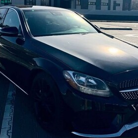 432 Авто без водія Mercedes-Benz С-Сlass - авто на весілля у Києві - портфоліо 3