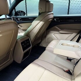 436 Porsche Cayenne NEW прокат без водія - авто на весілля у Києві - портфоліо 6