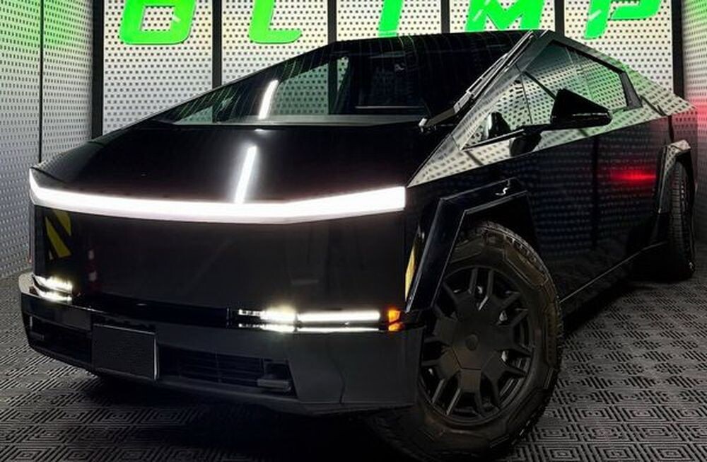351 Tesla Cybertruck чорний прокат  