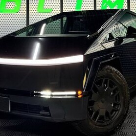 351 Tesla Cybertruck чорний прокат - авто на весілля у Києві - портфоліо 1