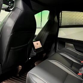 351 Tesla Cybertruck чорний прокат - авто на весілля у Києві - портфоліо 6