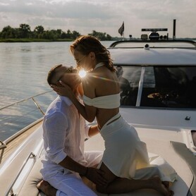 Прокат оренда катера яхти Bavaria 37 Sport HT VIP - авто на весілля у Києві - портфоліо 4