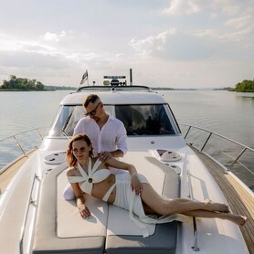 Прокат оренда катера яхти Bavaria 37 Sport HT VIP - авто на весілля у Києві - портфоліо 3