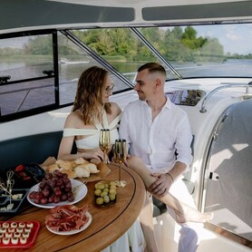Прокат оренда катера яхти Bavaria 37 Sport HT VIP - авто на весілля у Києві - портфоліо 2