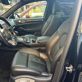 259 Оренда Porsche Cayenne чорний - авто на весілля у Києві - портфоліо 3