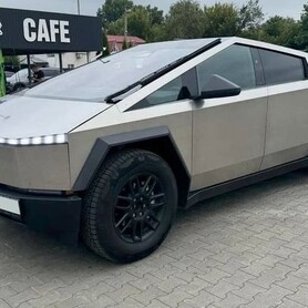005 Tesla Cybertruck оренда з водієм - авто на весілля у Києві - портфоліо 2