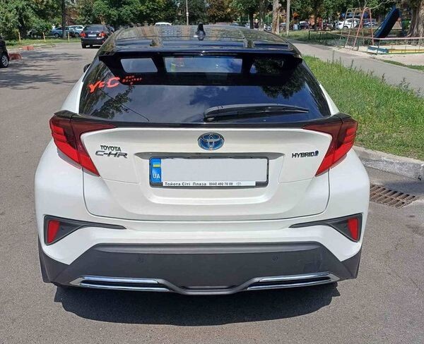 083 Позашляховик на весілля Toyota CH-R 2019 біла 