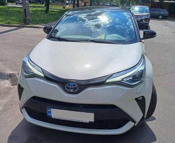 083 Позашляховик на весілля Toyota CH-R 2019 біла 