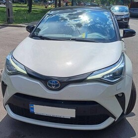 083 Позашляховик на весілля Toyota CH-R 2019 біла - авто на весілля у Києві - портфоліо 1