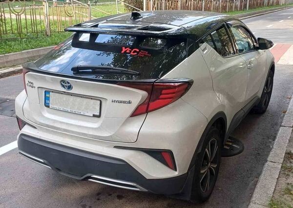 083 Позашляховик на весілля Toyota CH-R 2019 біла 