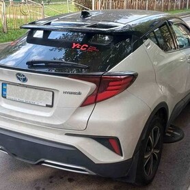 083 Позашляховик на весілля Toyota CH-R 2019 біла - авто на весілля у Києві - портфоліо 2