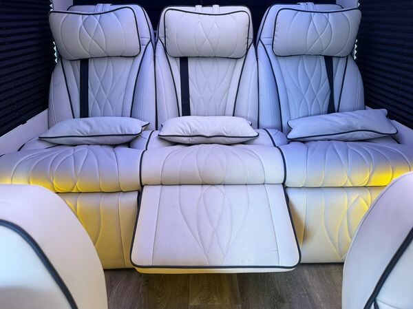 106 Mercedes-Benz Sprinter Vip класу для трансфера 