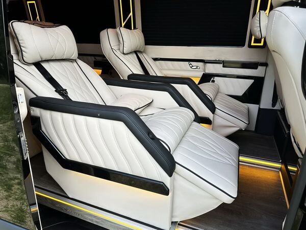 106 Mercedes-Benz Sprinter Vip класу для трансфера 