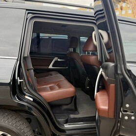 143 Оренда броньованої Toyota Land Cruiser 200 - авто на весілля у Києві - портфоліо 3