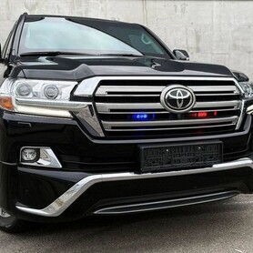 143 Оренда броньованої Toyota Land Cruiser 200 - авто на весілля у Києві - портфоліо 1