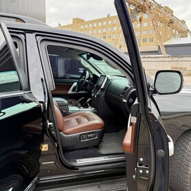 143 Оренда броньованої Toyota Land Cruiser 200 - авто на весілля у Києві - портфоліо 6