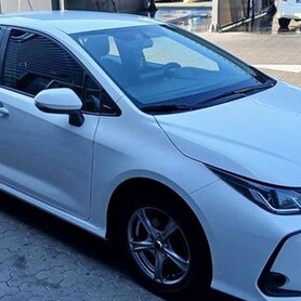 349 Toyota Corolla біла авто на весілля - авто на весілля у Києві - портфоліо 1