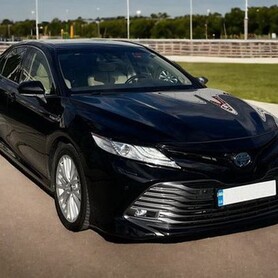 443 Оренда Toyota Camry 2025 в Києві - авто на весілля у Києві - портфоліо 1