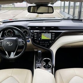 443 Оренда Toyota Camry 2025 в Києві - авто на весілля у Києві - портфоліо 3