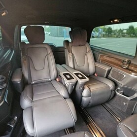 444 Оренда Mercedes-Benz V-Class з водієм - авто на весілля у Києві - портфоліо 4