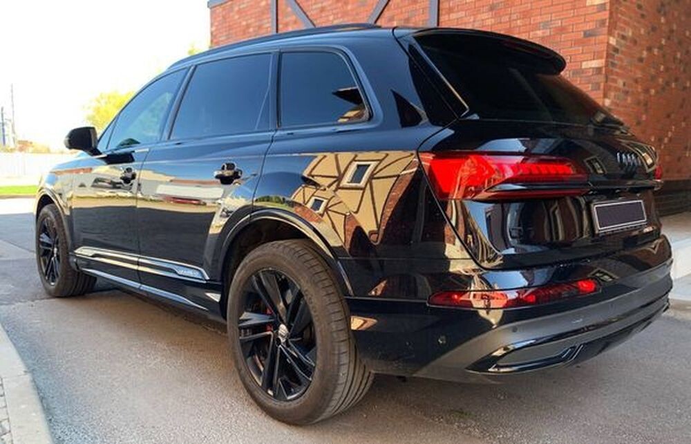 439 Оренда Audi Q7 R-Line у Києві  